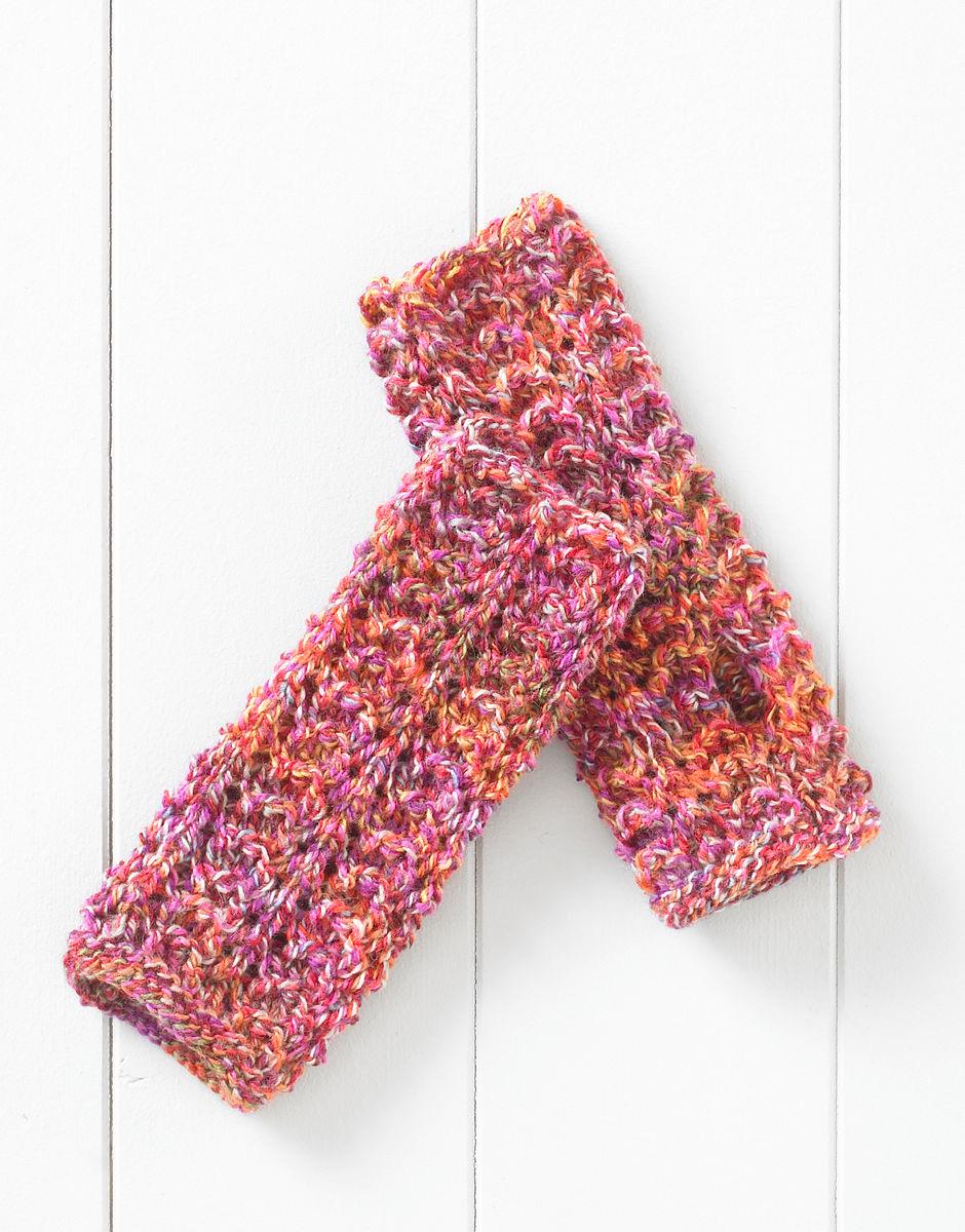 The Bumper Book of Accessories Book No 2. Sirdar Knitting Pattern Book 461 Code B.