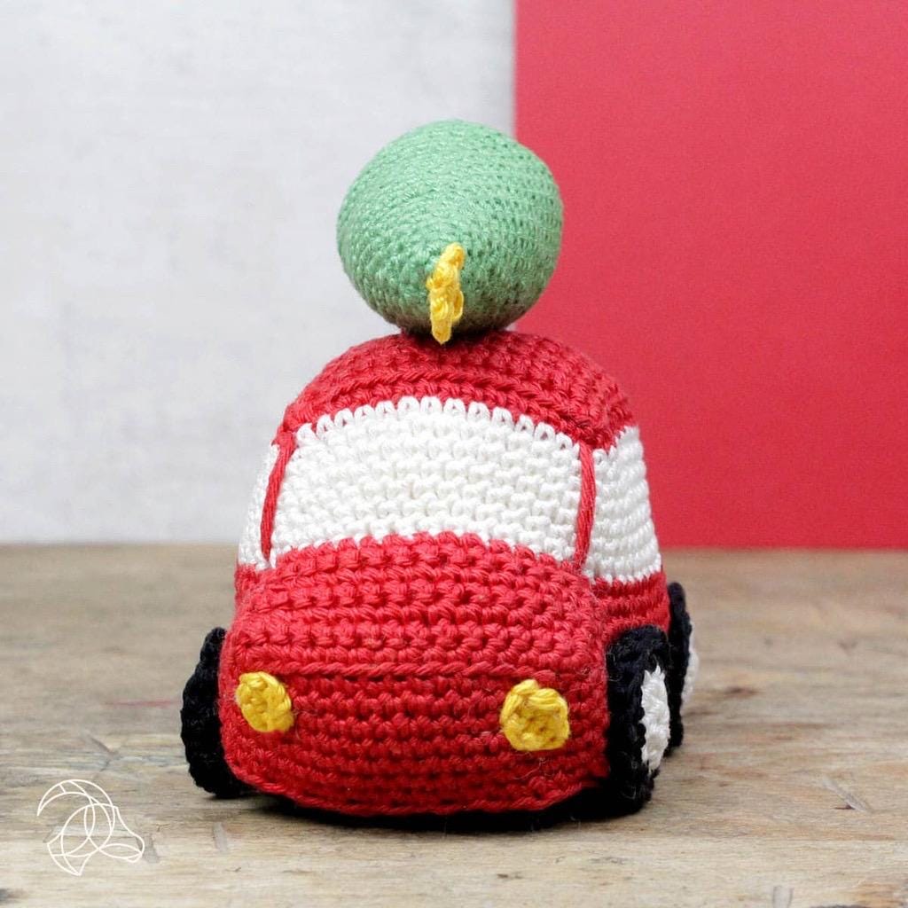 Hardicraft Christmas Car complete crochet kit.