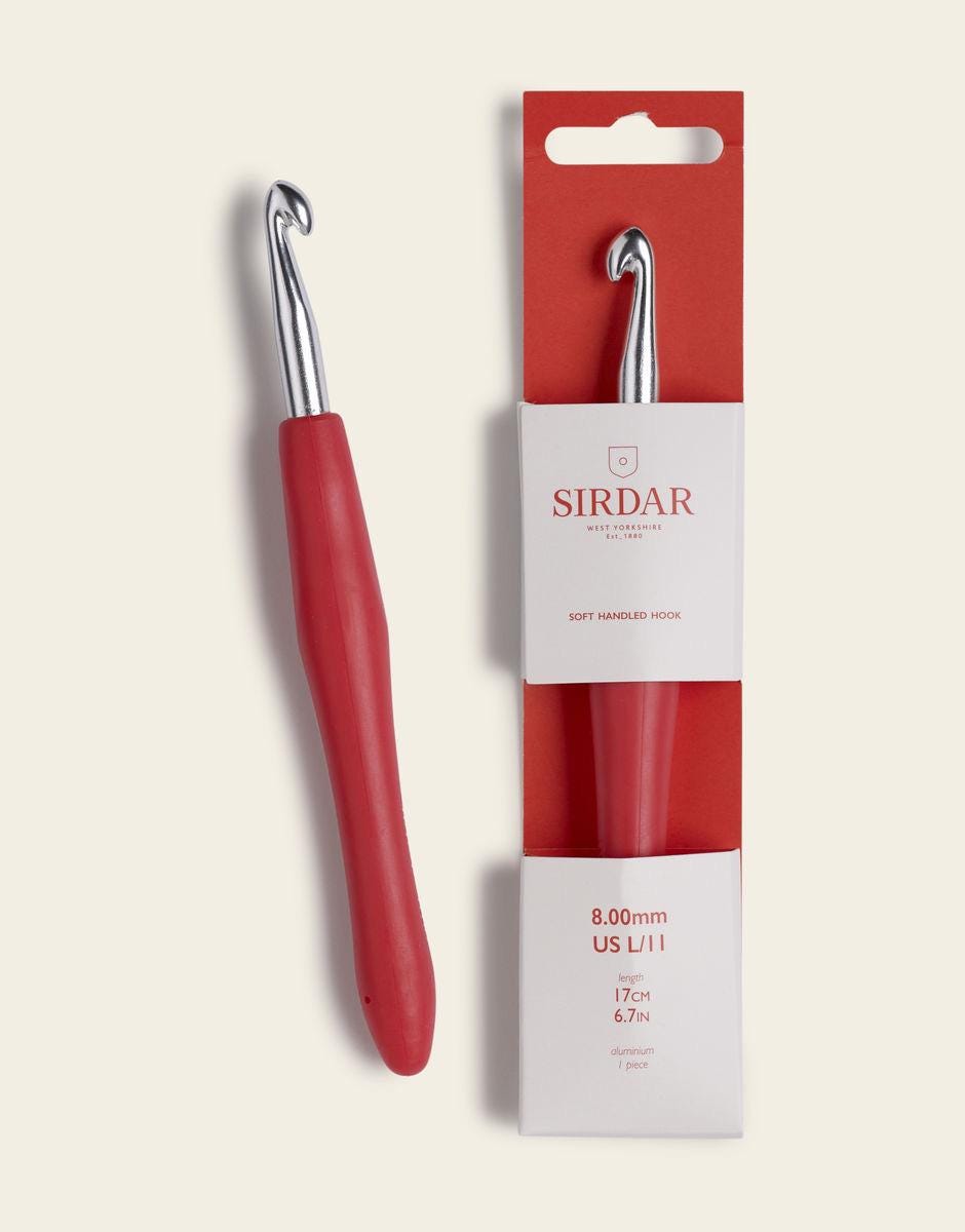 SIRDAR Soft-touch handled aluminium crochet hook in sizes 4.00mm, 5.0mm, 6.0mm, 7.00mm and 8.00mm