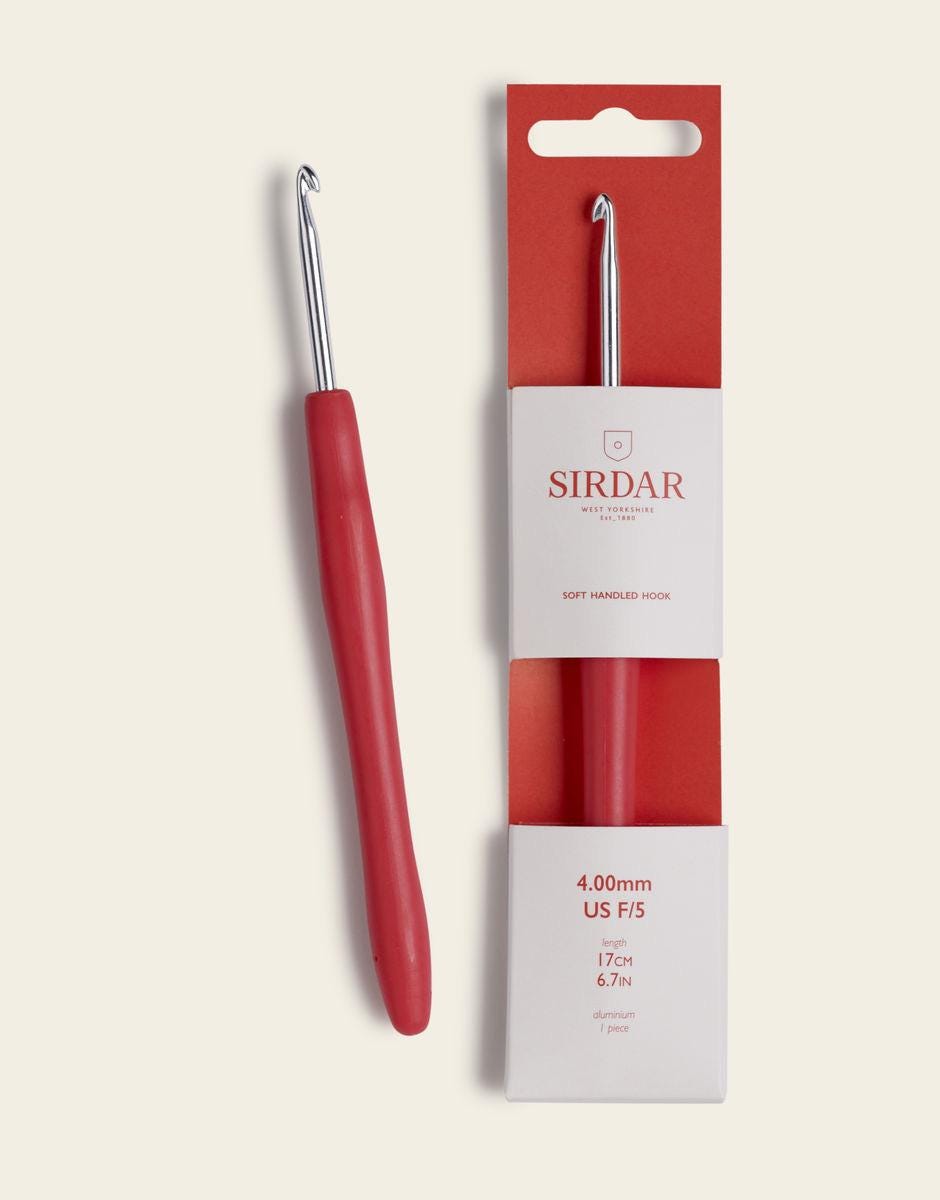 SIRDAR Soft-touch handled aluminium crochet hook in sizes 4.00mm, 5.0mm, 6.0mm, 7.00mm and 8.00mm